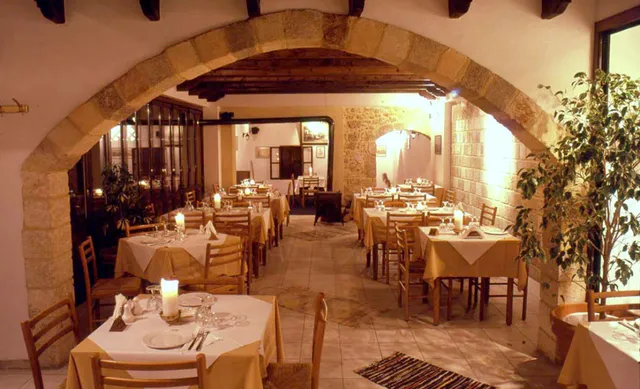 Τα Πεταλάδικα Ta Petaladika