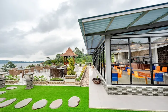 Hotel de danau lake view