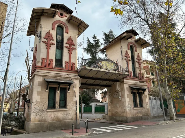 Colonia de la Prensa Gate