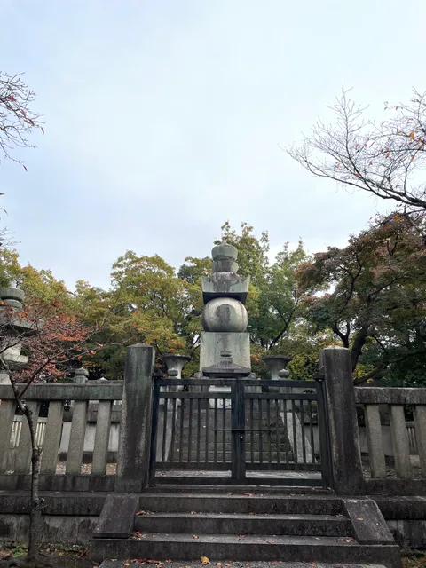 Hokokubyo (Mausoleum of Toyotomi Hideyoshi)