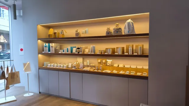 Blue Bottle Coffee - Umeda Chayamachi Cafe