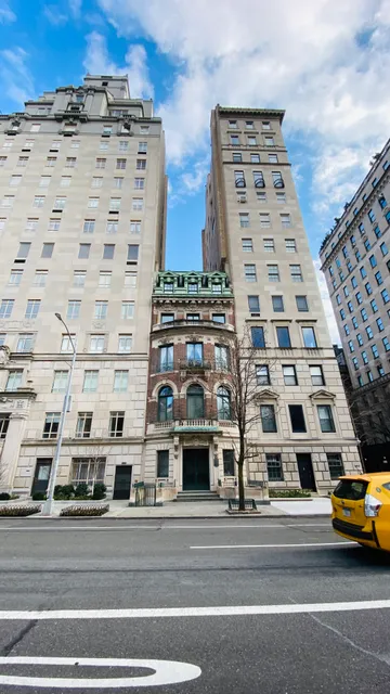 The American Irish Historical Society