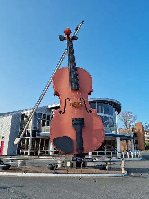 Worlds Largest Fiddle