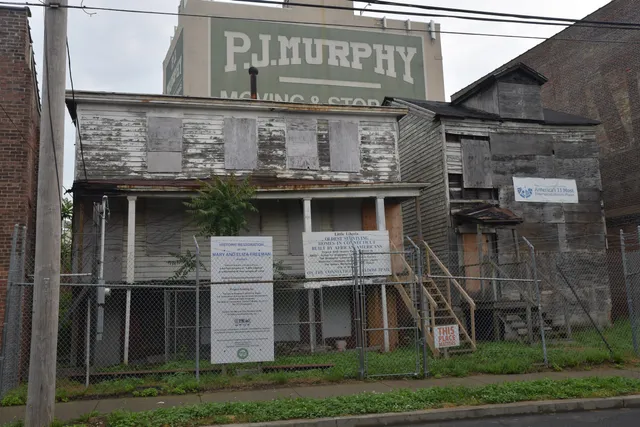 Mary and Eliza Freeman Houses