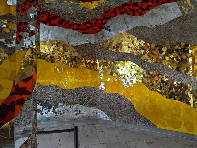 Grotte von Niki de Saint Phalle