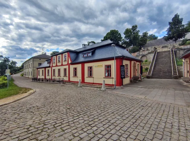 Rentzovo muzeum barokního tisku. SPORCKOVA BAROKNÍ KNIHOVNA