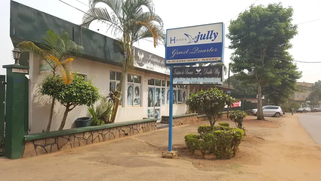 Jully Guest Quarter
