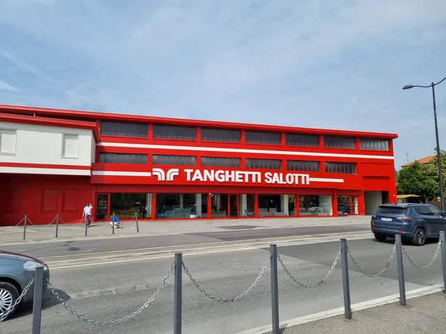 Tanghetti Salotti