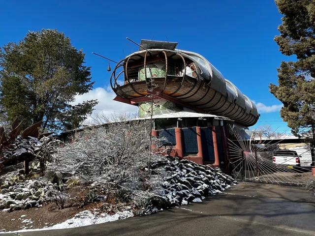 Spaceship Ufo House