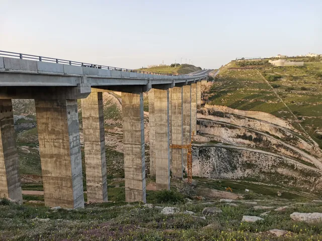 Al Ghafar Valley Bridge