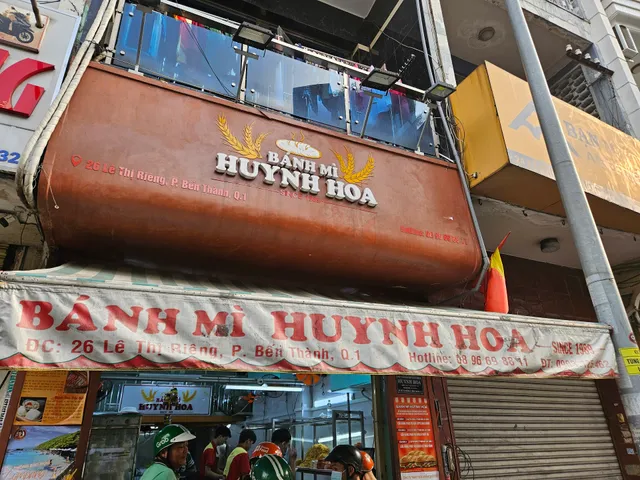 Bánh Mì Huynh Hoa