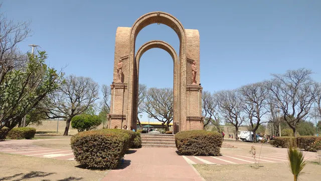 Plaza Halcones del cielo