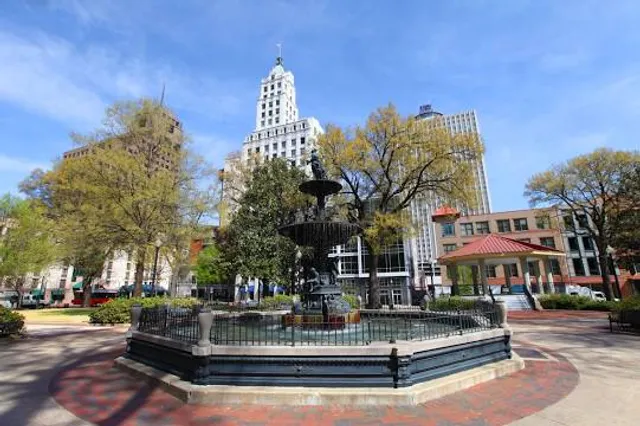 Court Square Park