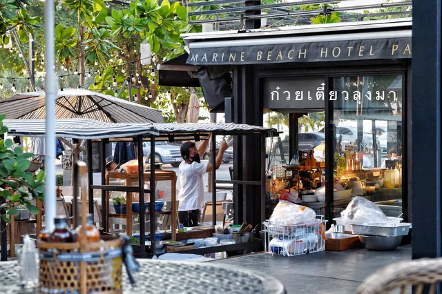 Street Bar Marine Beach Hotel