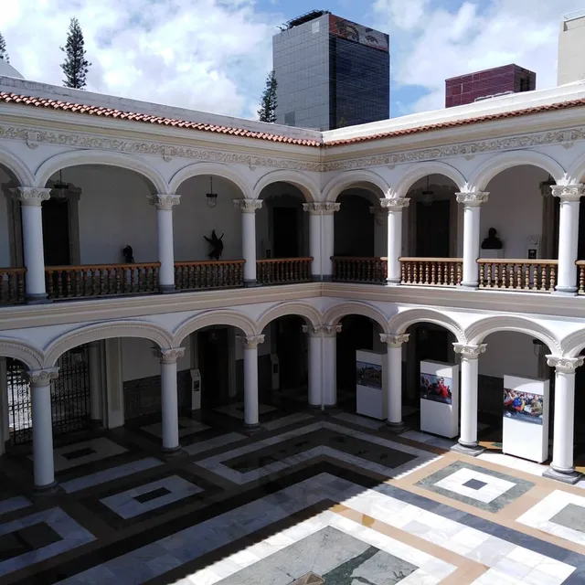 Casa Amarilla "Antonio José de Sucre"