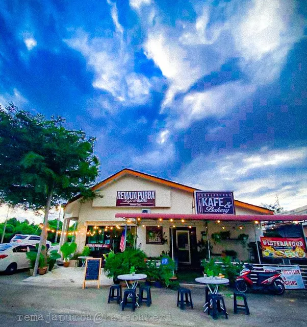 Remaja Purba Cafe and Bakery