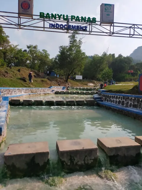 Obyek Wisata Air Panas Gempol Palimanan Cirebon