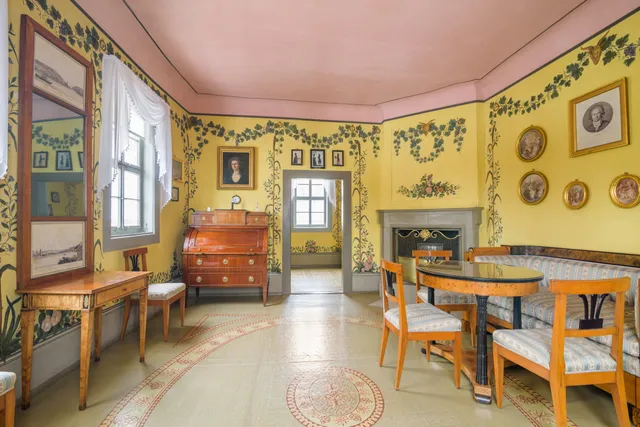 Tiefurt Mansion and Park