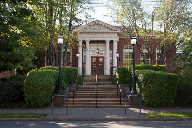 Multnomah County Library - St. Johns