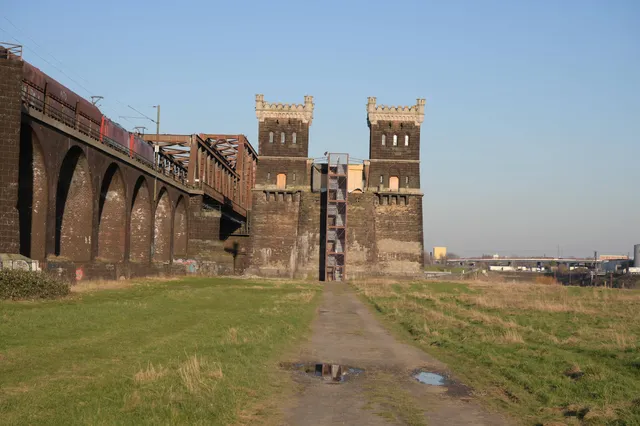 Brückenturm Rheinhausen Duisburg