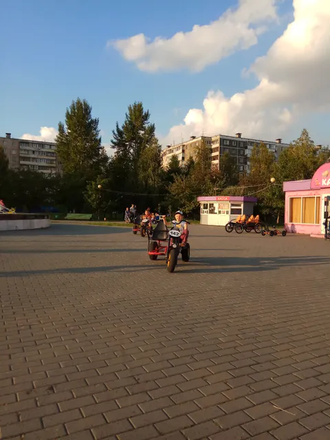 Park Kul'tury I Otdykha Kalininskogo Rayona