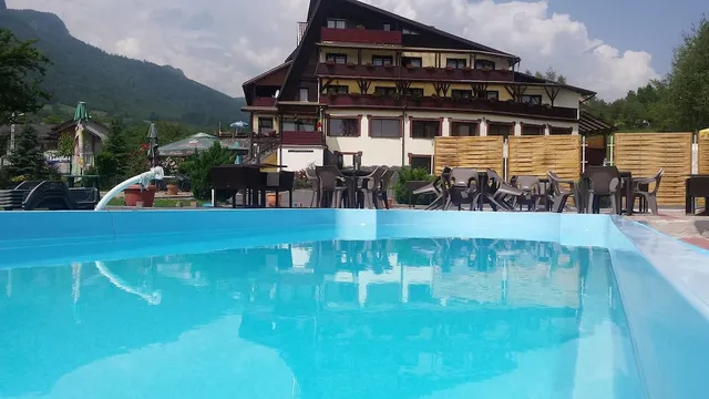 Bran Belvedere International - Vacanta la munte cu piscina