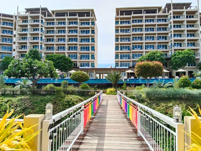 Royal Phala Cliff Beach Resort