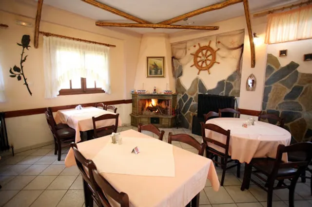 Hotel Psarotaverna Three Brothers