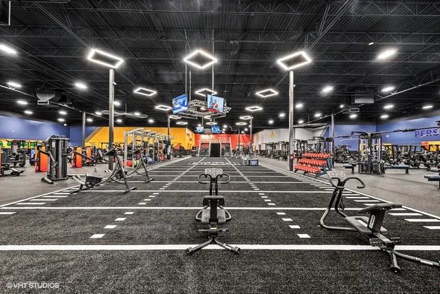 Crunch Fitness - Rockford