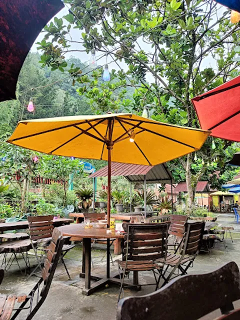 Warung Makan dan Catering Mbah Ganis