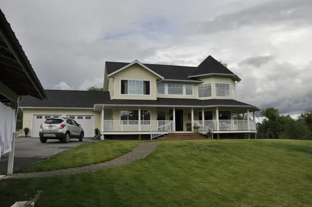 Harvelle House Bed & Breakfast