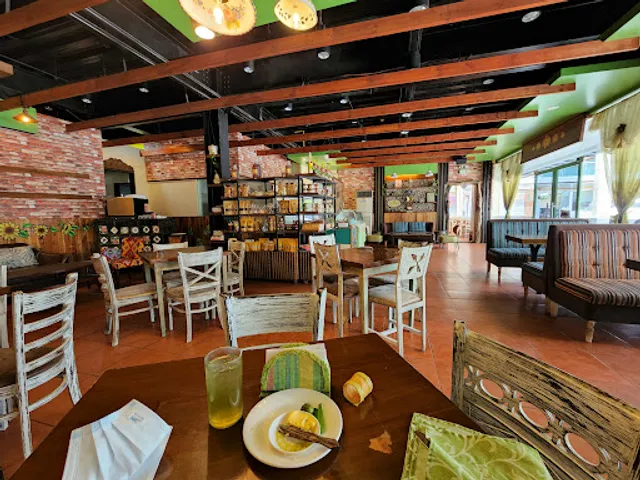 The Buzzz Cafè, Lite Port Center