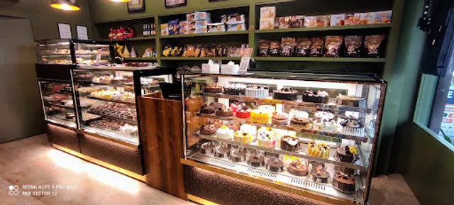 Ribbons and Balloons - The Cake Shop