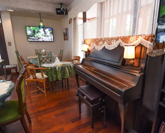 CAFE restaurant Lily Rose