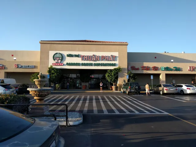 Thuan Phat Supermarket