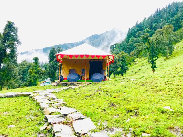 Gezellig Inn - Dewed Camp Chopta