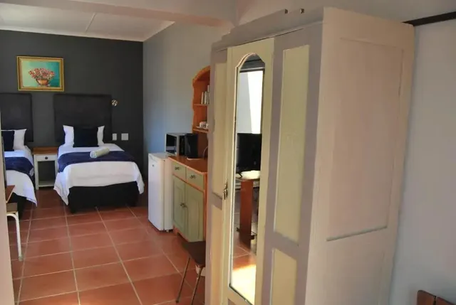 14 Cluster Road Cottages