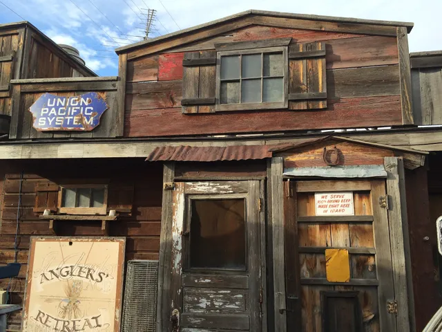 Locking Horns Riverside Restaurant