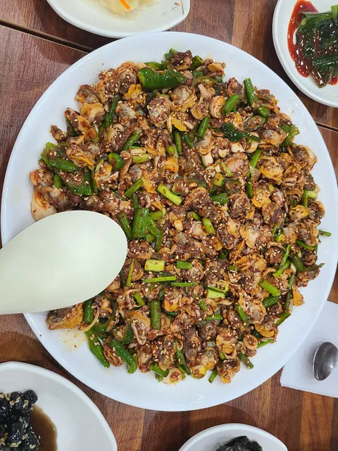 강릉엄지네꼬막집 마포점