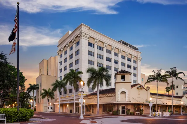 The Banyan Hotel Fort Myers, Tapestry Collection by Hilton