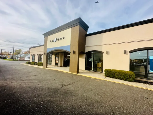 La-Z-Boy Carle Place