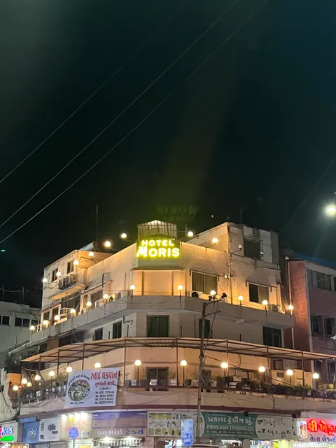 OYO 16086 Hotel Moris Banquets