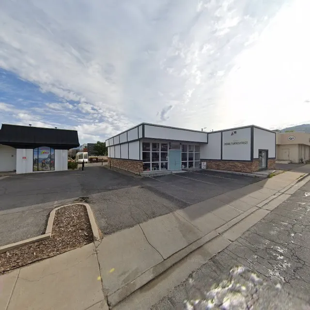 Lynn's Home Furnishings