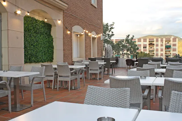 Restaurant PBK Esparreguera - Hamburgueses, pizzes i kebabs a domicili i per emportar