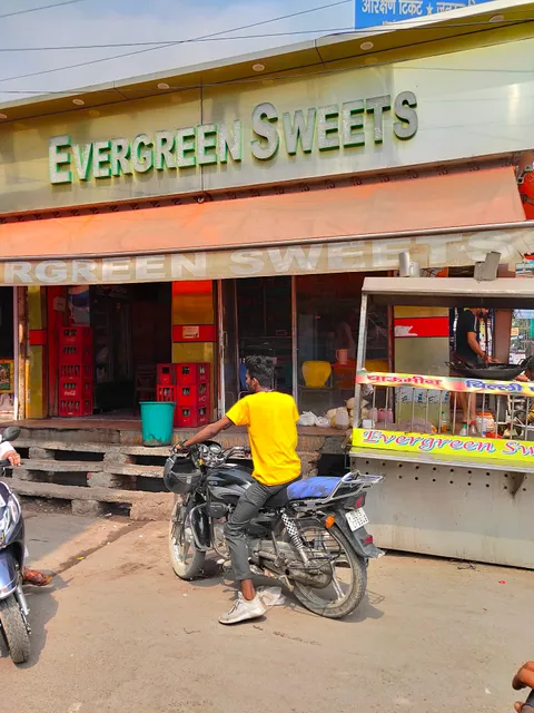 Evergreen Sweets
