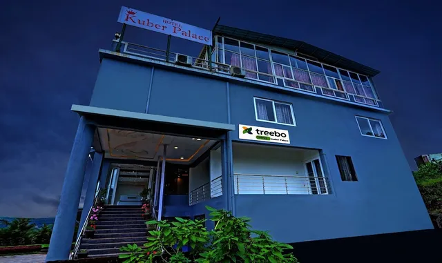 Treebo Kuber Palace With Swimming Pool