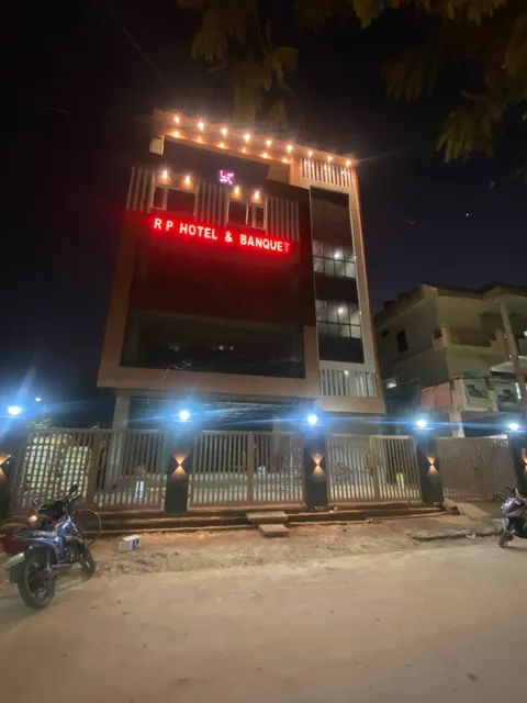 R P HOTEL & BANQUET