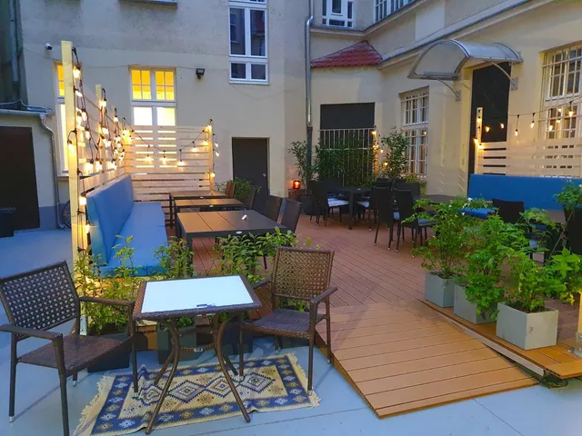 Chmeli Suneli - restauracja gruzińska Masztalarska 8