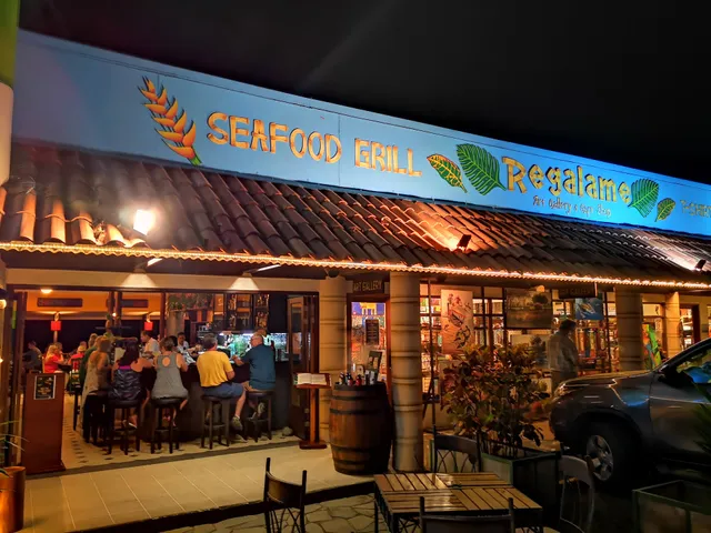 Claro Que Si Seafood Grill & Wine Bar