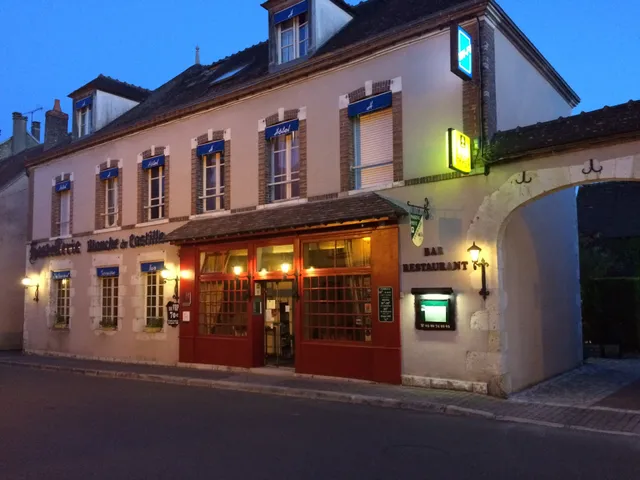 Logis Hostellerie Blanche de Castille